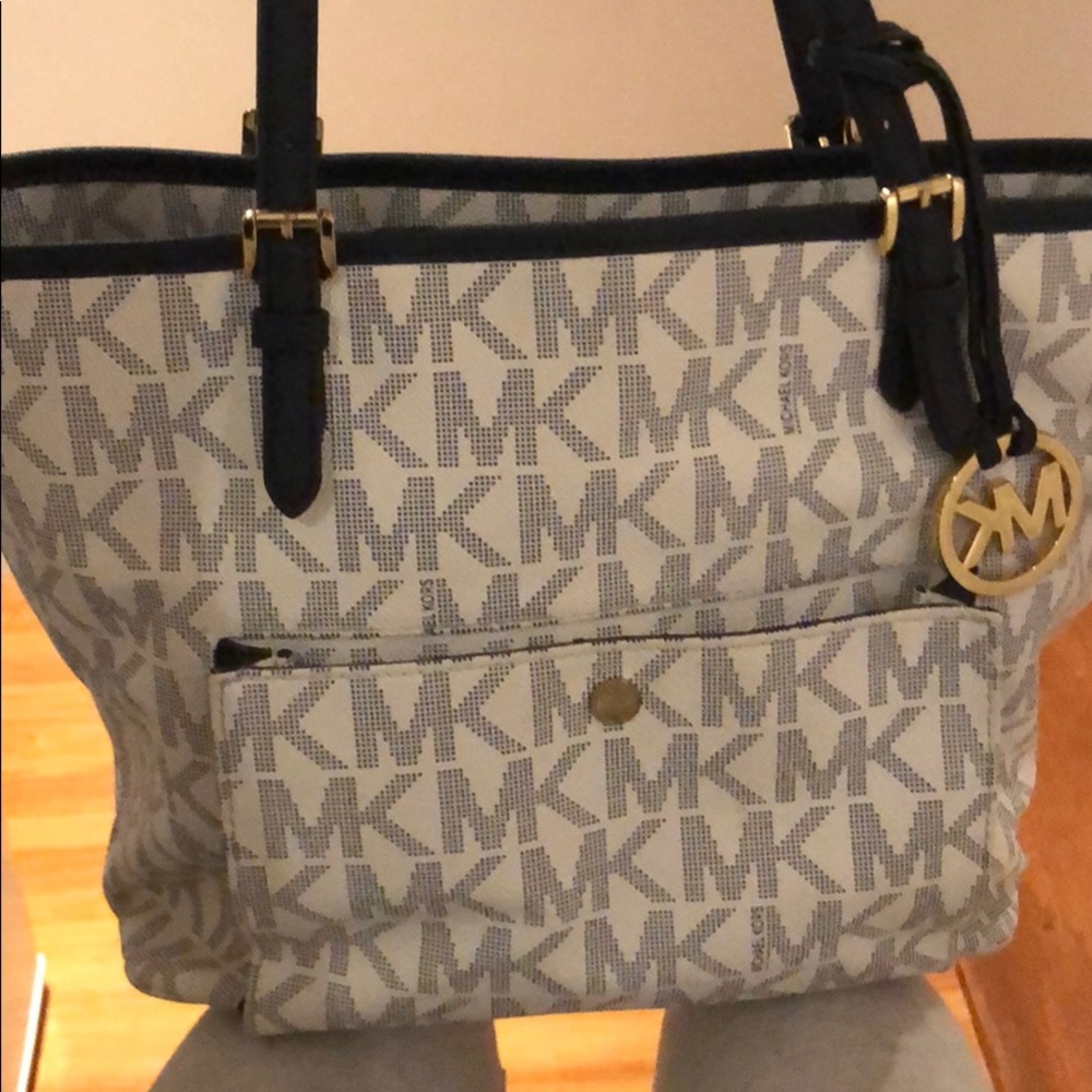 MK tote bag barely used !
